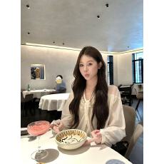 批发木耳边v领飘带<b class='q'>衬衫</b>女装秋季温柔风气质长袖<b class='q'>衬衣</b>宽松显瘦休闲上衣