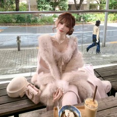 批发“雪绒莓莓”千金气质蕾丝花边仿鸵鸟毛针织连衣裙显瘦大斗篷套装