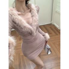 批发蕾丝拼接毛毛v领连衣裙女秋季法式收腰修身裙子粉色长袖包臀短裙