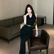 批发新款法式<b class='q'>高级</b><b class='q'>定制</b>复古挂脖v领无袖针织连衣裙+腰带