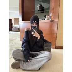 微醺米露 露肩斜肩款松弛感宽松长袖套头卫衣上衣女时尚百搭