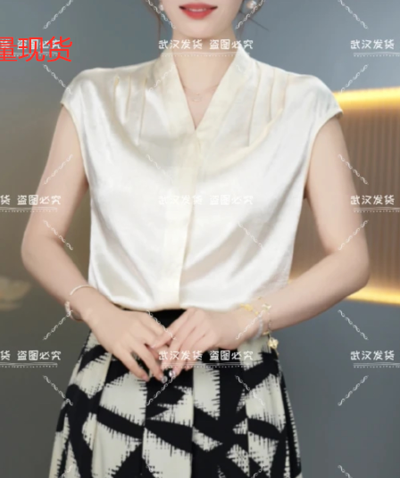 2026 여름 새로운 디자인 센스 작은 대중 패션 품격 여성 V넥 반팔 조끼 미니멀리즘 다용도