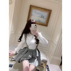 批发甜美风立领泡泡袖上衣格纹背带短裙时尚套装 <b class='q'>显瘦</b>减龄