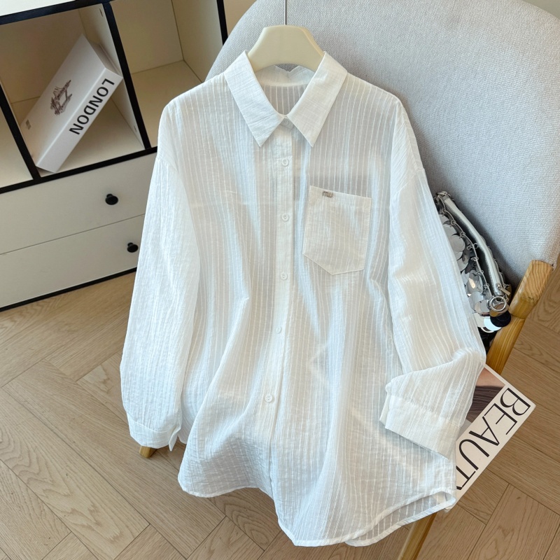 화이트 스트라이프 셔츠 여성 긴 소매 폴로 칼라 자외선 차단 셔츠 느슨함 센스 품격 맨위