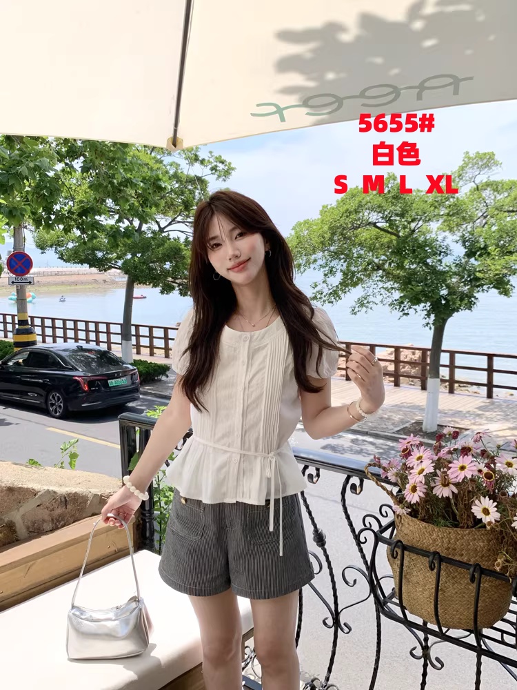 대 격통 맞춤 화이트 라운드 넥 플리츠 허리 수축 여성 셔츠 거품 소매 몸매 가꾸기 맨위