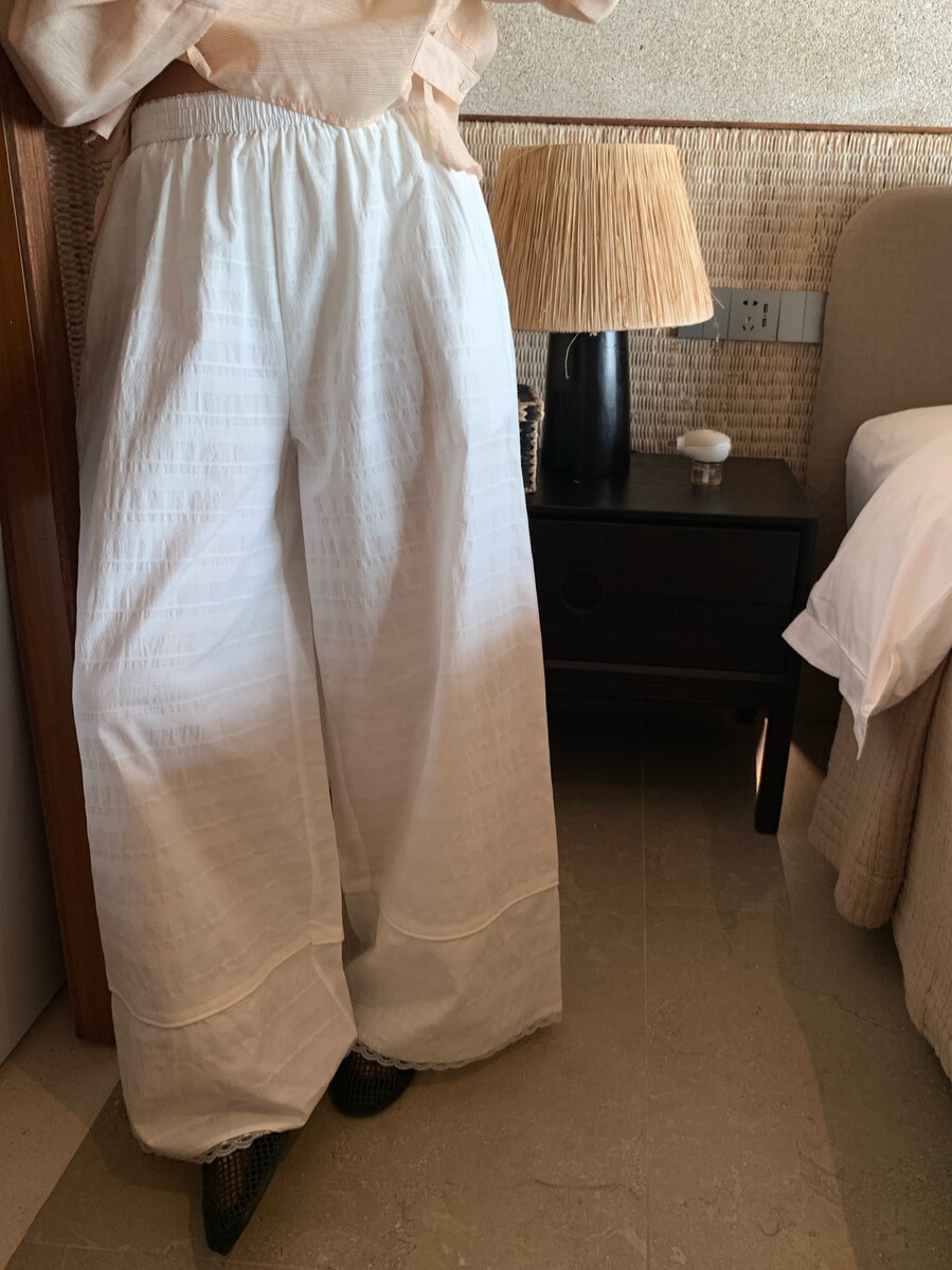 물리적 인지도 있음 업데이트 한 부서 미니멀리즘 일상 캐주얼 질감 센스 레이스 조각 캐주얼 바지 여성