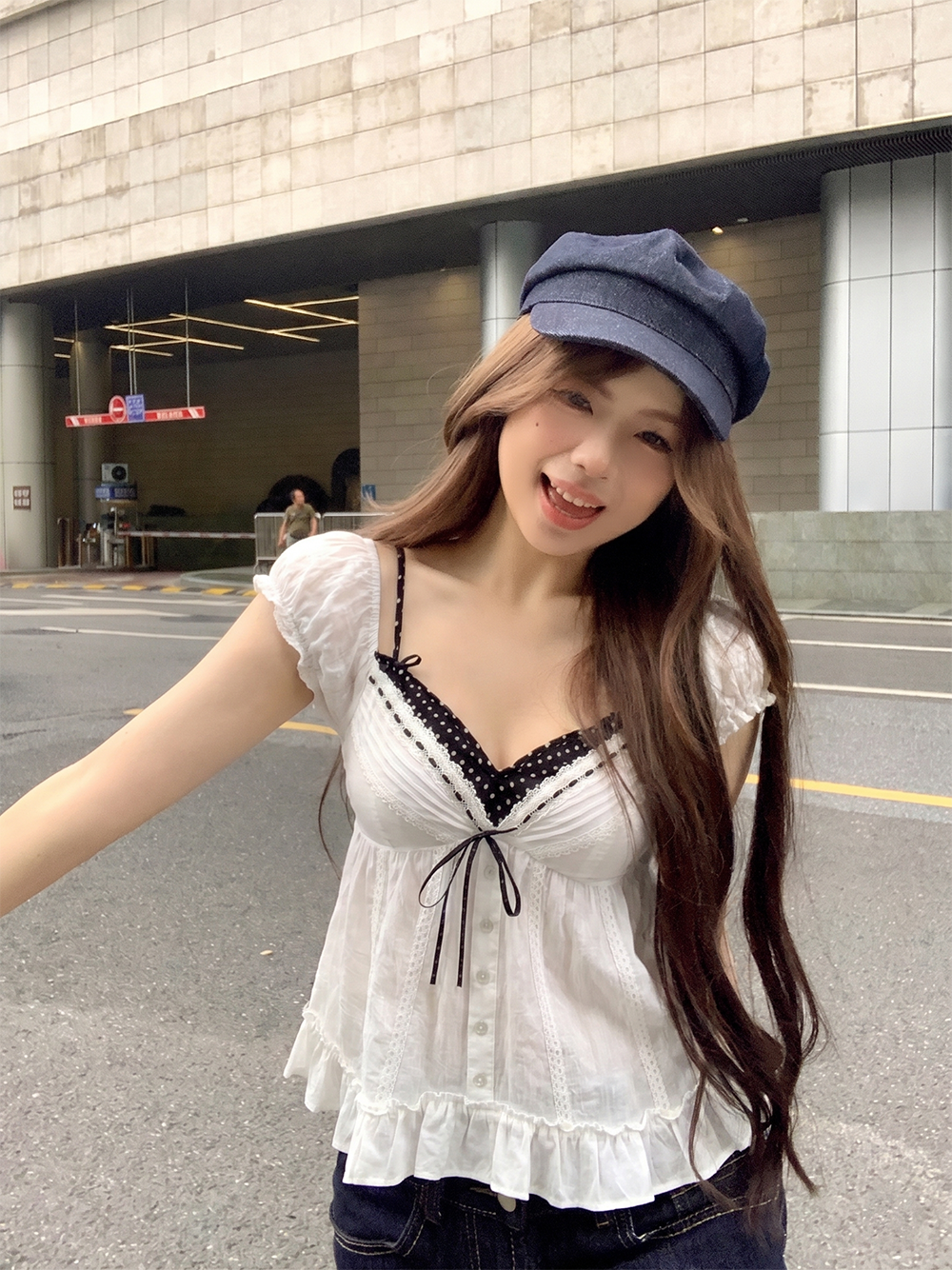 실사 정가 거품 소매 V넥 작은 셔츠 나비 매듭 아름다움 뒤로
