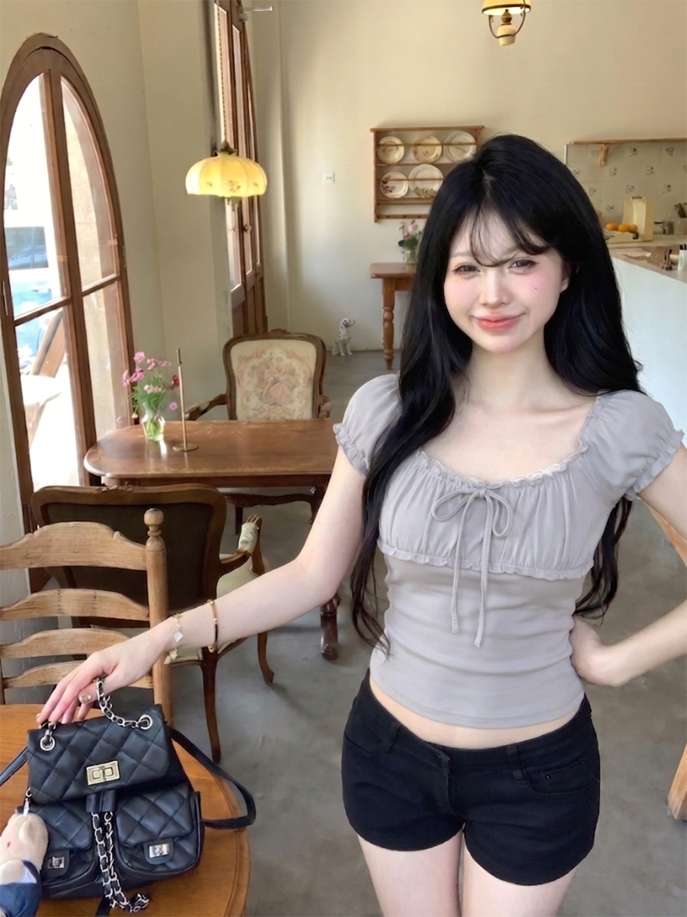 실사 정가 프랑스식 소녀 센스 거품 소매 레이스 레이스 반팔 티셔츠 여성 몸매 가꾸기 슬림해 보이는 품격 맨위