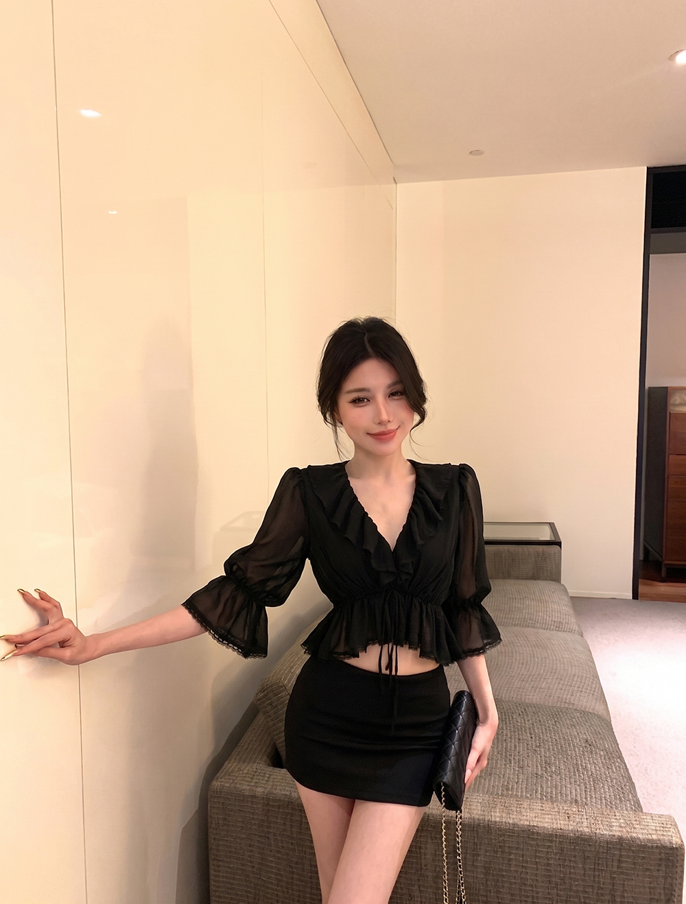 프랑스식 쇼트 스타일 한 마디 쉬폰 블라우스 레이스 V넥 맨위