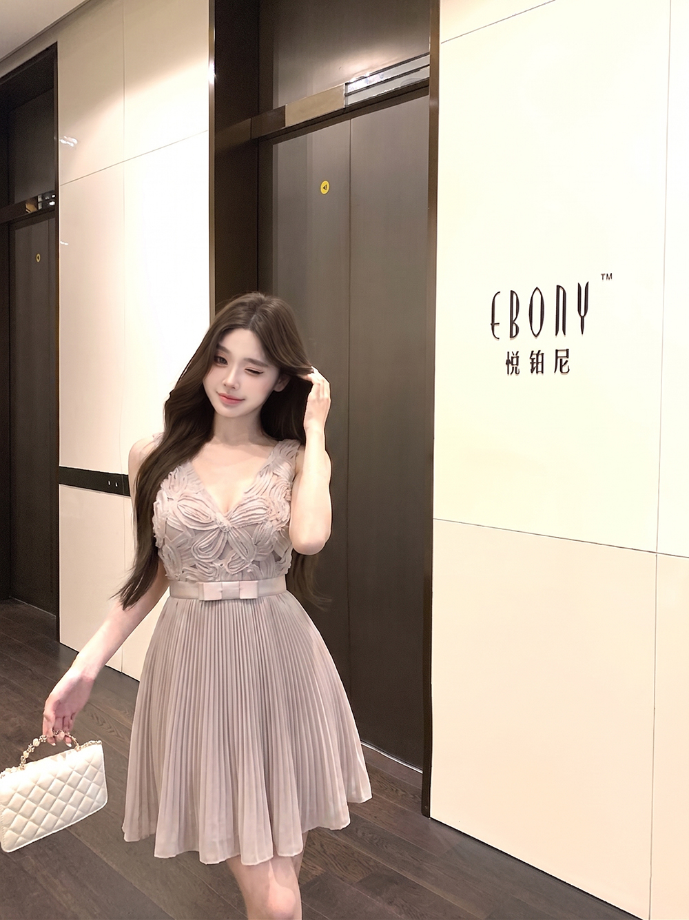 신제품 3 차원 디스크 자수 패치워크 플리츠 부드러운 드레스