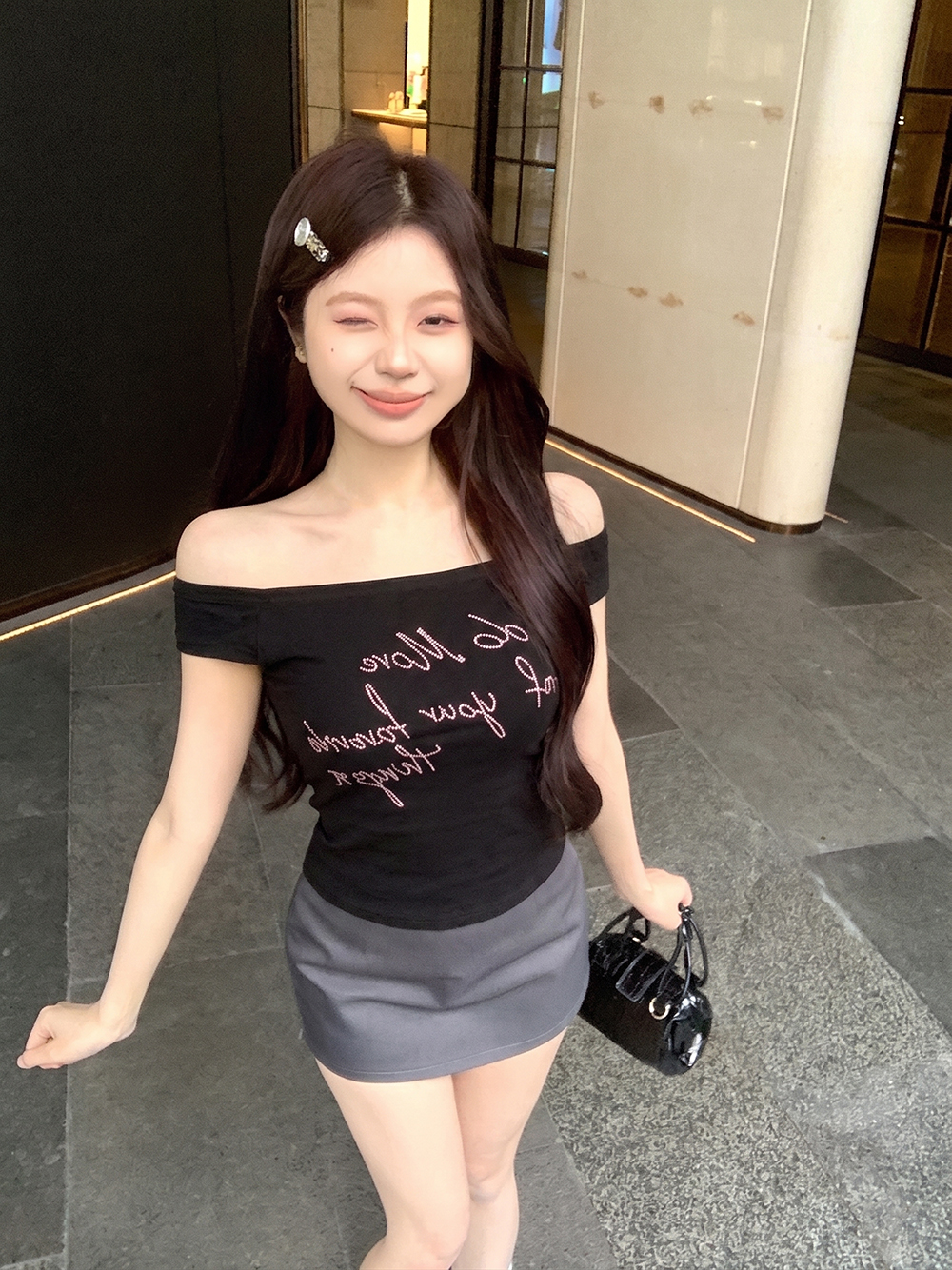 티셔츠 라운드 넥 구슬 자수 디자인 반팔 몸매 가꾸기 맨위 여성