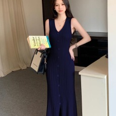 批发2026气质V领无袖针织连衣<b class='q'>裙</b>女夏季气质修身收腰中长款背心包臀<b class='q'>裙</b>