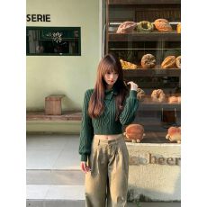 批发蒙洛特绿语 <b class='q'>不规则</b>翻领短款露腰毛衣女高级设计感<b class='q'>针织衫</b>