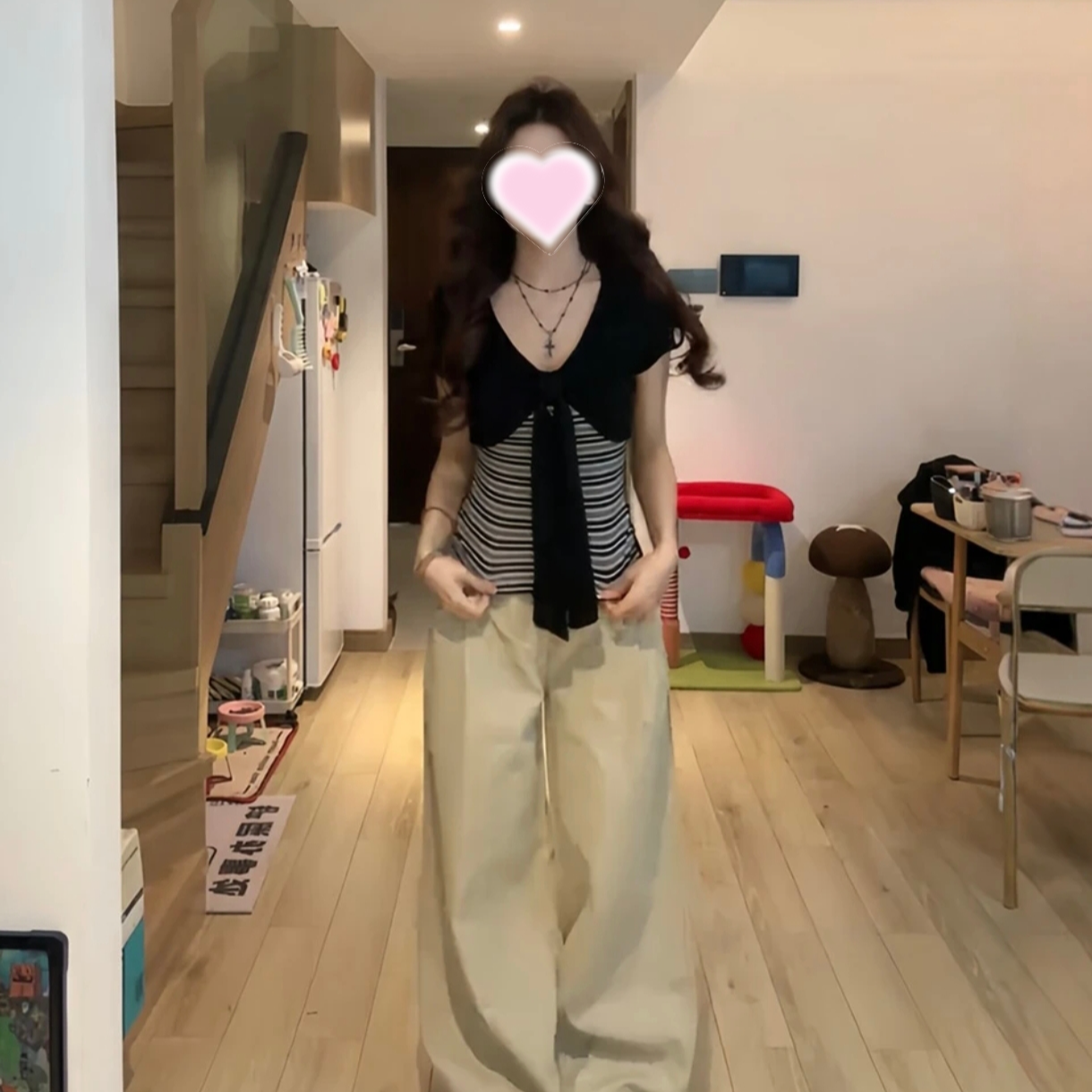 지방 mm 아메리칸 핫걸 바람 페이크 레이어드 나비 매듭 슬림해 보이는 다용도 티셔츠 여성 여름 새로운 검정색 스트라이프 맨위
