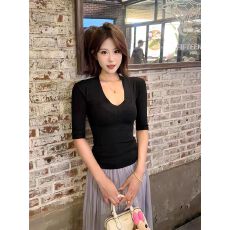 批发特价  40支纯棉 韩系黑色V领五分<b class='q'>袖</b>上衣女chic别致辣妹小众<b class='q'>t</b><b class='q'>恤</b>