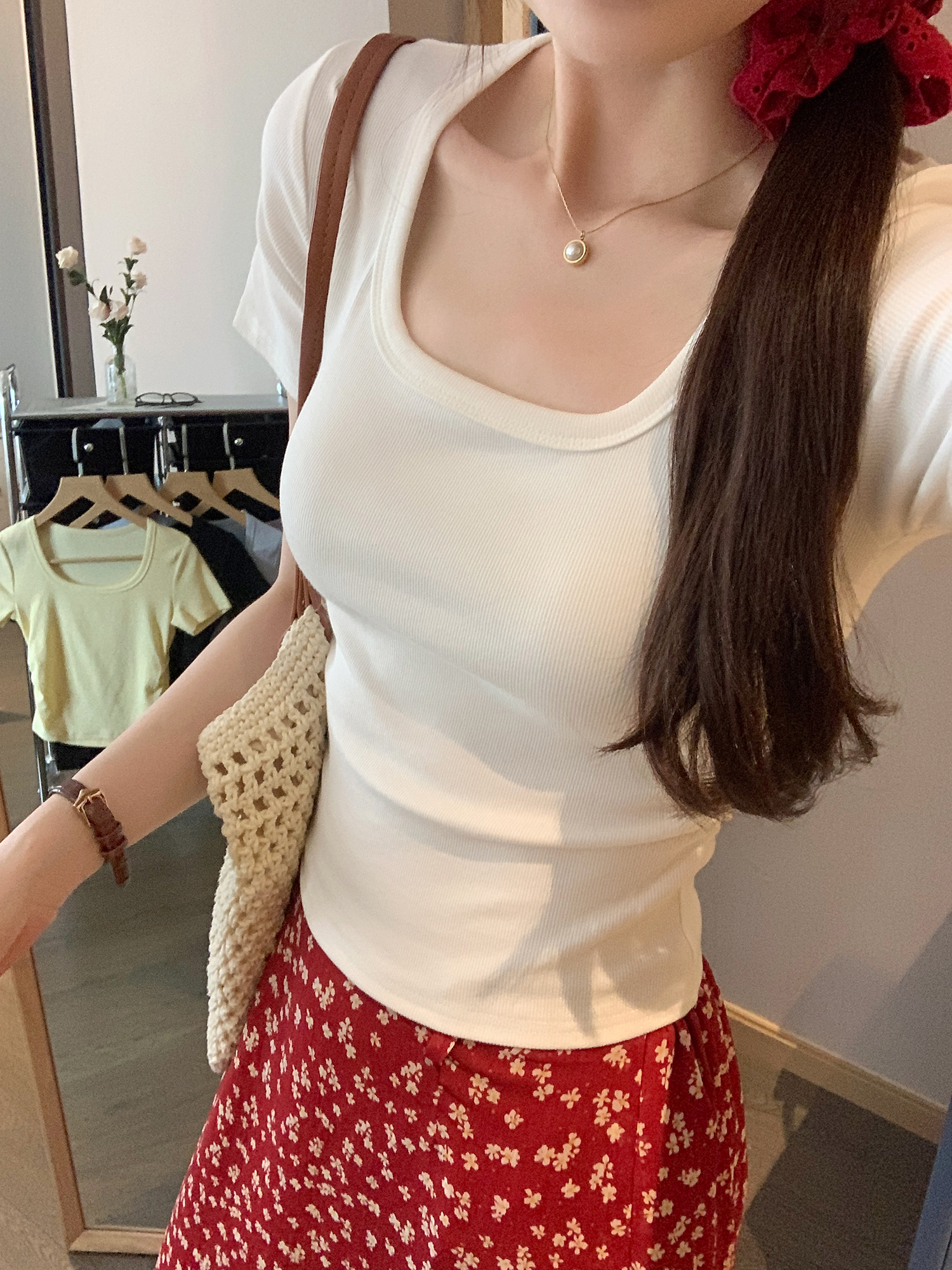 비 결함 환불 불가 실사 그림 한 부서 미니멀리즘 캐주얼 섹션 u 칼라 긍정적 인 어깨 반팔 티셔츠 여성 2025 여름 새로운