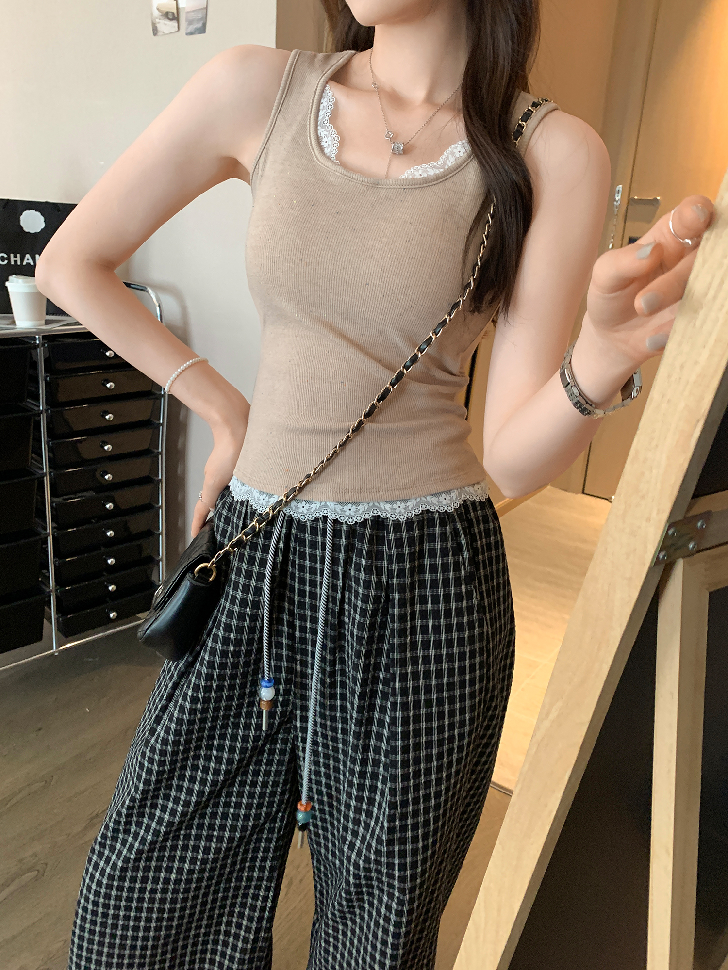 MY11459# 杏色蕾丝拼接无袖吊带背心夏季新款带胸垫内搭小上衣女裝貨源服裝批發