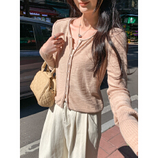 批发实拍图韩系薄款开衫外搭毛衣女冬2025新款独特漂亮短款针织衫