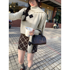 批发实拍图菱格围巾短款内搭毛衣针织打底衫两件套女冬新款小个子上衣
