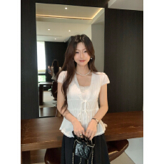 批发实拍图法式小资漂亮V领系带短袖<b class='q'>T</b><b class='q'>恤</b>女2026夏季新款设计感<b class='q'>显瘦</b>上衣