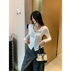 批发实拍图超火减龄深v领设计感长袖<b class='q'>开衫</b>T恤女修身显瘦早春独特上衣