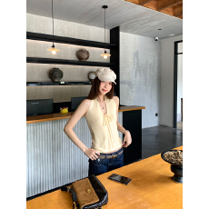 实拍图辣妹修身挂脖V领露背背心女夏2026新款御姐轻熟绝美上衣