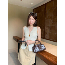 批发实拍图修身显瘦拉链V领无袖<b class='q'>背心女</b>夏外穿2026新款老钱风上衣