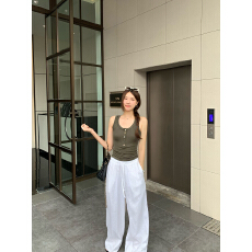 批发实拍图修身显瘦纽扣U领背心女夏外穿2026新款高级感绝美小吊带