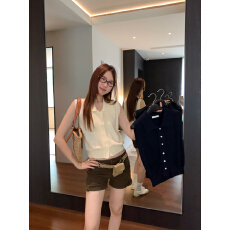 批发实拍图韩系单排扣翻领羊毛针织无袖T恤女2026夏新款独特开衫上衣