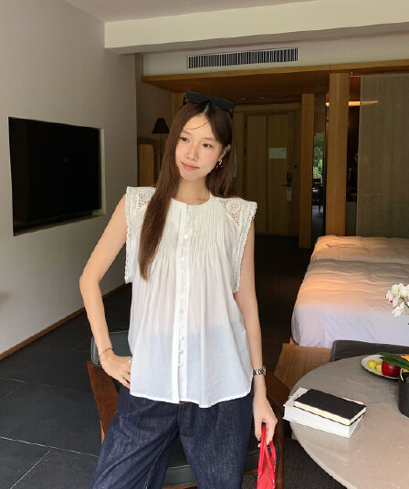실사 그림 순면 레이스 단추 라운드 넥 민소매 셔츠 여자 여름 2026 새로운 프랑스식 예술 계열 맨위