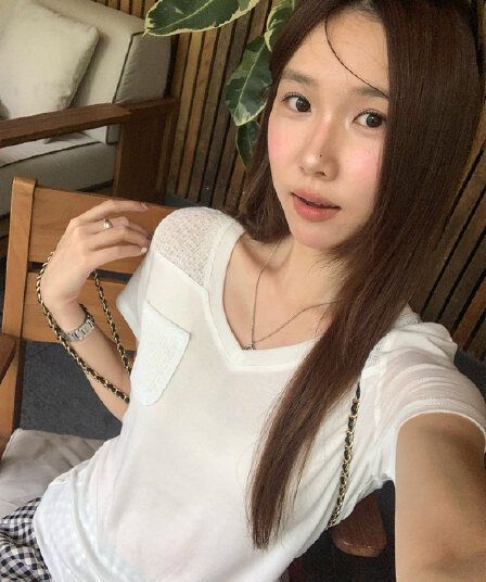 실사 그림 한 부서 몸매 가꾸기 주머니 디자인 V넥 반팔 양모 티셔츠 2026 새로운 올해 인기 폭발 맨위