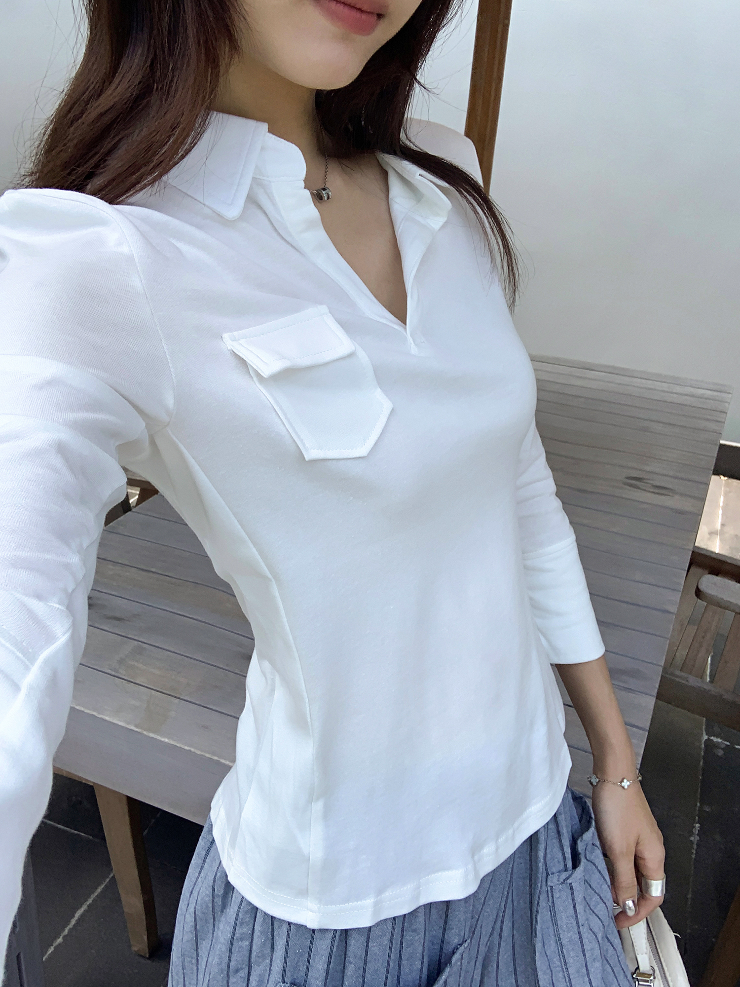 BY29016# 图通勤穿搭白色半开领长袖T恤女款新款独特超好看上衣 服裝批發女裝批發服飾貨源
