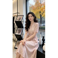 批发<b class='q'>欧美</b>风休闲<b class='q'>连衣裙</b>碎花韩版辣妹女士中长款方领开叉泡泡小姐姐