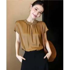 批发独特漂亮<b class='q'>百搭</b>缎面衬杉女夏季2026年新款高端精致<b class='q'>衬衣</b>洋气减龄短袖