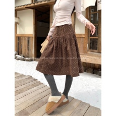 批发实拍~灯芯绒点点半身裙2025秋季新款韩系质感高级慵懒a字<b class='q'>短裙</b>