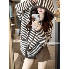批发实拍慵懒风撞色条纹连帽针织开衫女秋季韩系复古软糯宽松毛衣外套