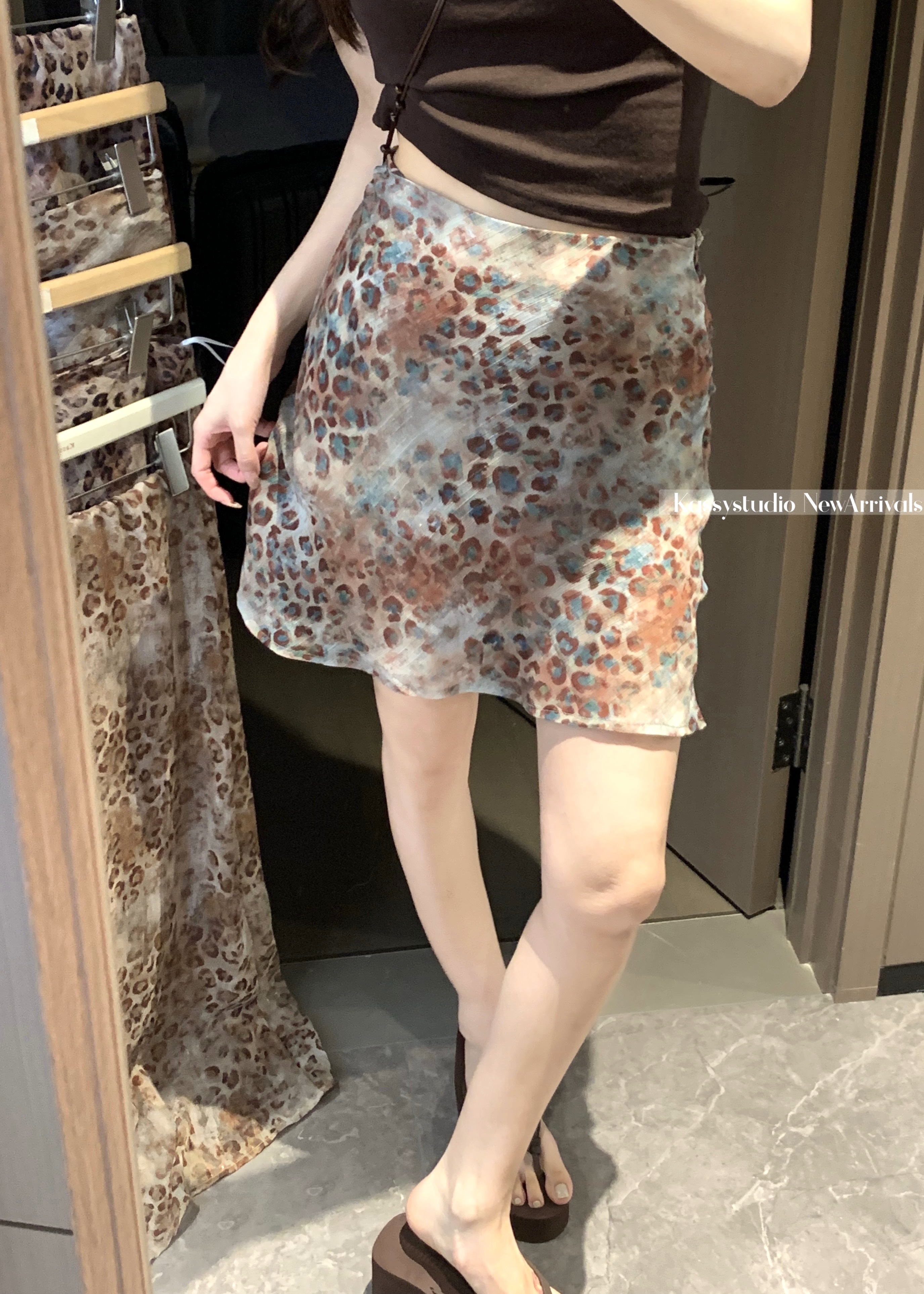 실사 레트로 판금 봄 여름 섹션 고급 센스 품격 다용도 빛 럭셔리 레오파드 무늬 타이트 스커트 반신 스커트 여성