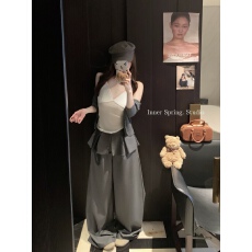 批发<b class='q'>实拍</b>~假两件西<b class='q'>装</b><b class='q'>裤</b>女单排扣设计感阔腿通勤显瘦高级休闲<b class='q'>裤</b>长<b class='q'>裤</b>