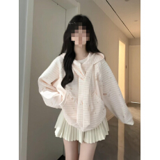 批发原版面料 满印 可爱小狗满印条纹勋章<b class='q'>连帽卫衣</b>女秋季慵懒风外套衫