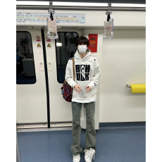 批发330g纯棉  高级感百搭款宽松版型流行连帽衫白灰色<b class='q'>男</b>女款青年上衣