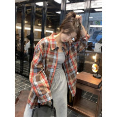 批发慵懒风撞色<b class='q'>格子</b>衬衫外套女装春夏复古中长款休闲防晒上衣