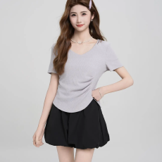 批发小众设计感短袖t恤夏季新款紫色V领不规则设计修身甜美气质上衣潮