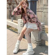 批发幂式穿搭粉色格子衬衫女夏设计感防晒衣外套复古吊带外搭开衫上衣
