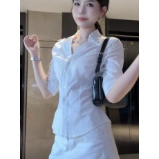 批发吾家有衣【质量做工可对比】polo领掐腰高腰包臀<b class='q'>短裙</b>老钱风两件套