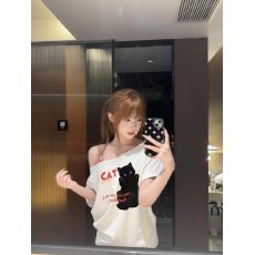 批发美式复古斜肩短袖<b class='q'>t</b><b class='q'>恤</b>女夏季设计感小众宽松露肩辣妹上衣