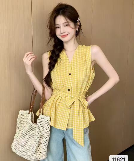 2026 년 여름 새로운 프랑스식 레트로 V넥 체크무늬 벨트 디자인 민소매 다용도 맨위 오픈 가디건 여성