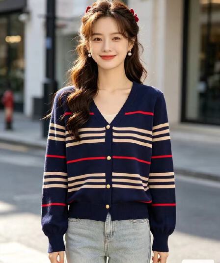 2026 가을 새로운 한국 스타일 배색 세련된 V넥 배색 스트라이프 긴팔 니트 카디건 코트 다용도 맨위