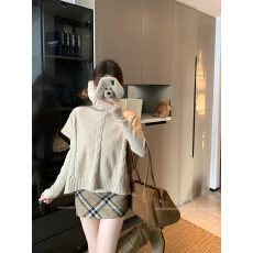 批发实拍实价~秋冬新款气质氛围麻花高领斗篷马甲长袖打底软糯两件套