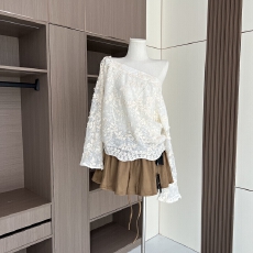 批发GV大白哥 重磅高定 重工露肩刺绣闪片上衣初秋新款设计感露肩女