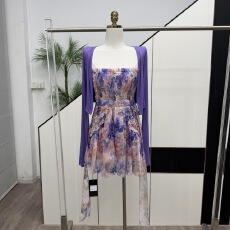 批发项天鹅er 法式碎花<b class='q'>连衣裙</b>女2026早春新款收腰纯欲a字短裙抹胸裙子